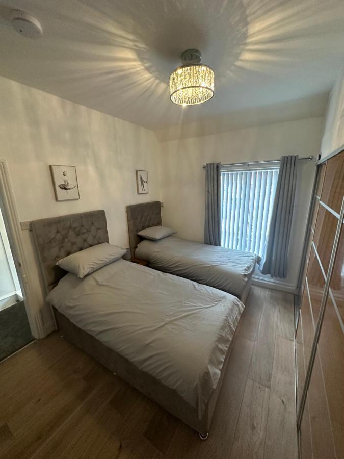 Watford Road House Holiday home