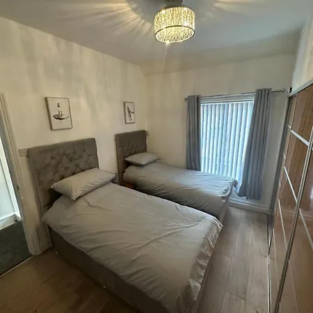 Watford Road House Liverpool Extérieur photo